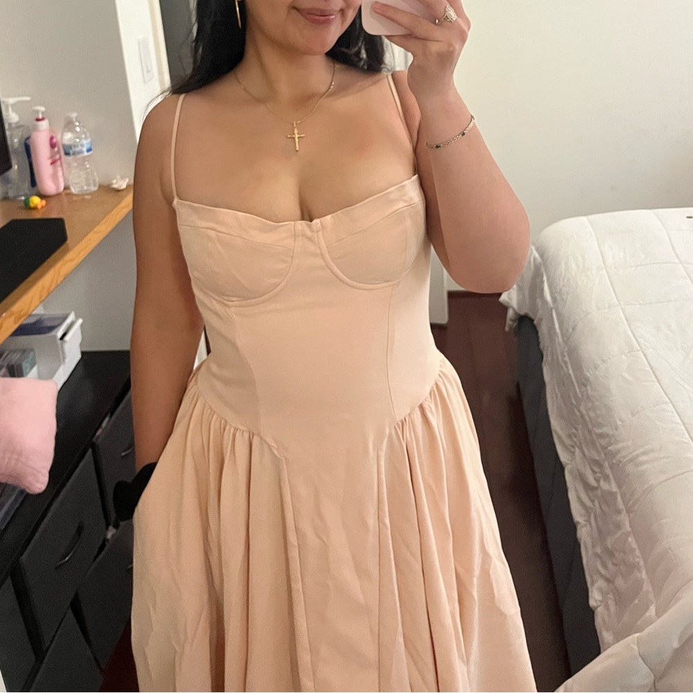 House of CB Soft Pink Midi Dress (SOLD ON DEPOP) - Picture 3 of 7